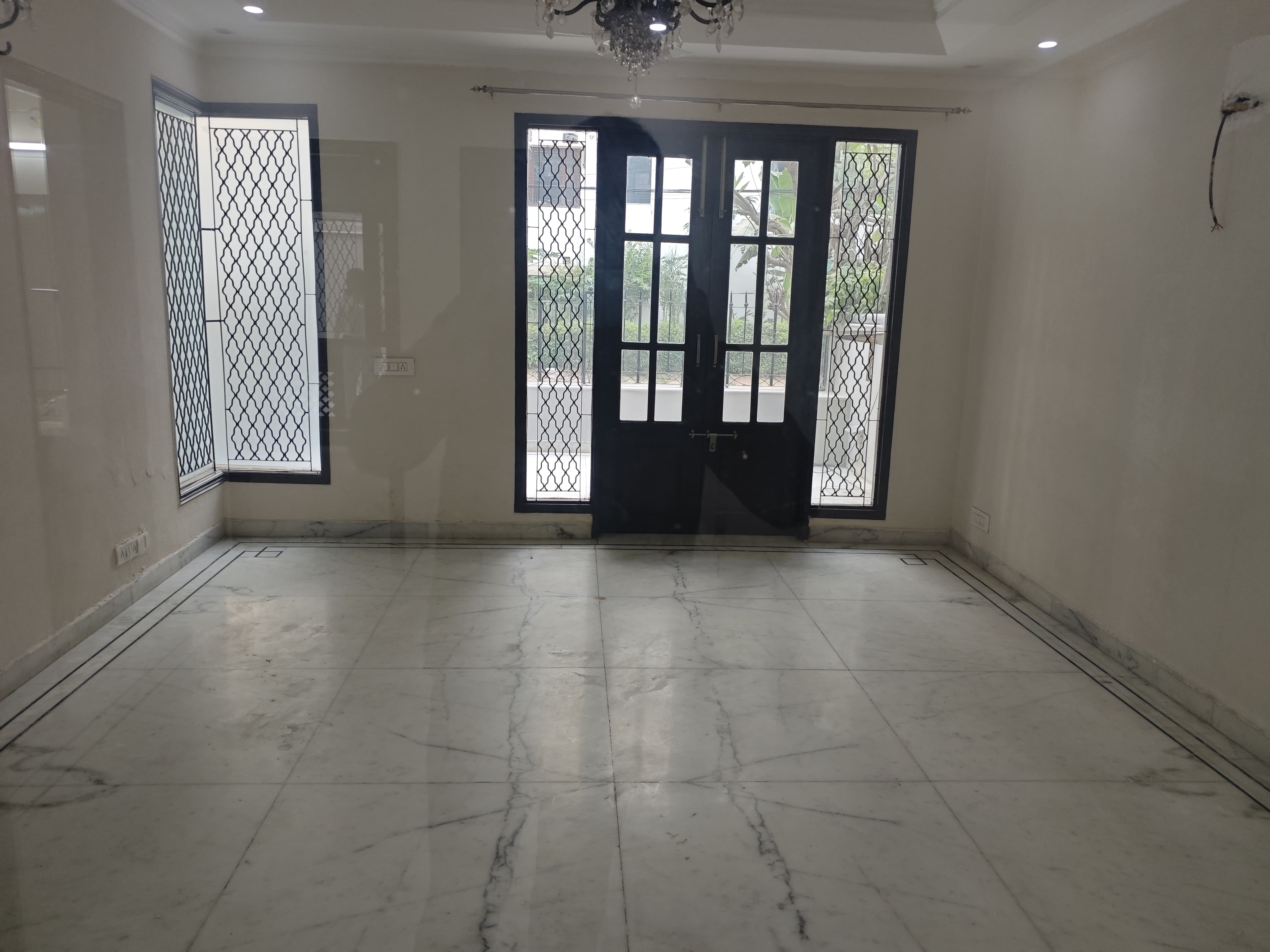 4 BHK + Servant Room 215 Sq.Ft. Independent House in DLF Atria
