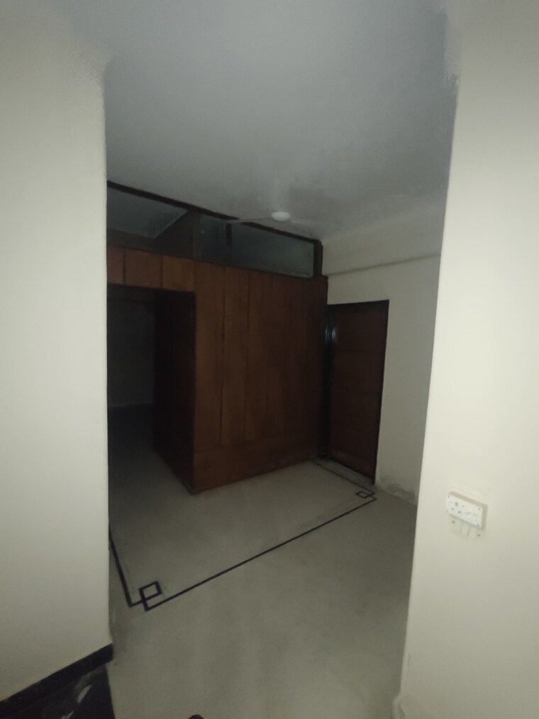 Room, dlf-atria 4 Bedroom 215 Sq.Ft. Independent House In Dlf Phase ii Gurgaon 9423673