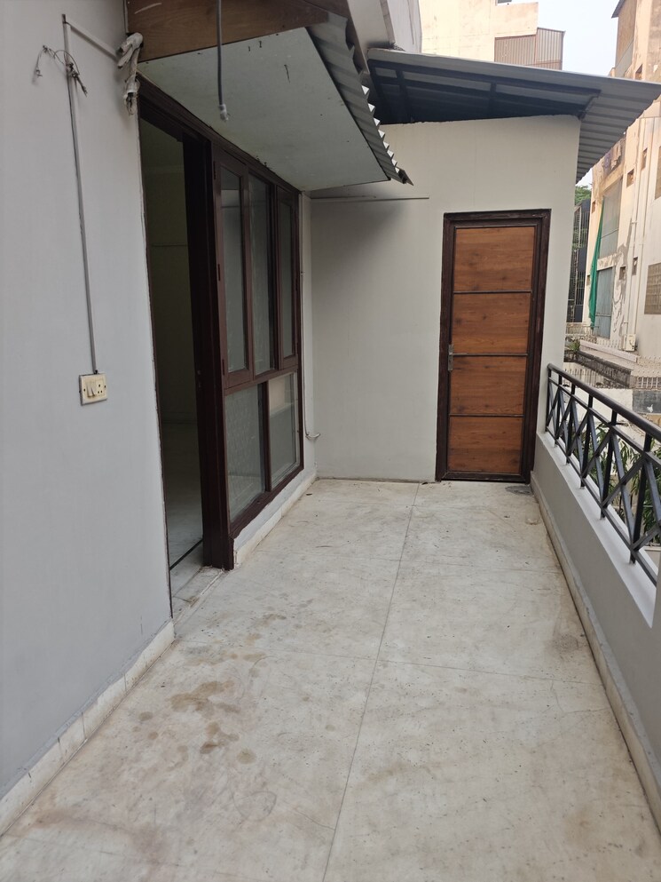 Balcony, dlf-atria 4 Bedroom 215 Sq.Ft. Independent House In Dlf Phase ii Gurgaon 9423673