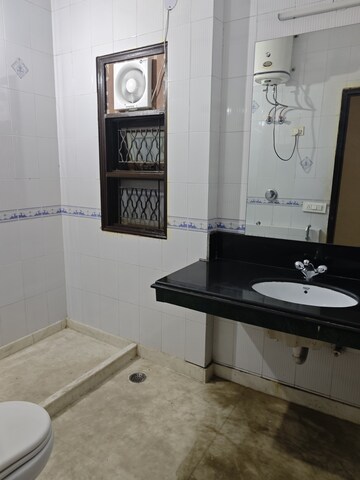 Kitchen in 4 BHK Independent House at DLF Atria, Dlf Phase ii – for Rent