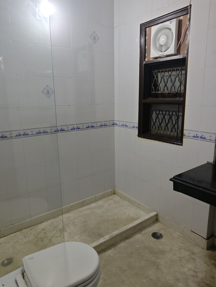 Bathroom, dlf-atria 4 Bedroom 215 Sq.Ft. Independent House In Dlf Phase ii Gurgaon 9423673