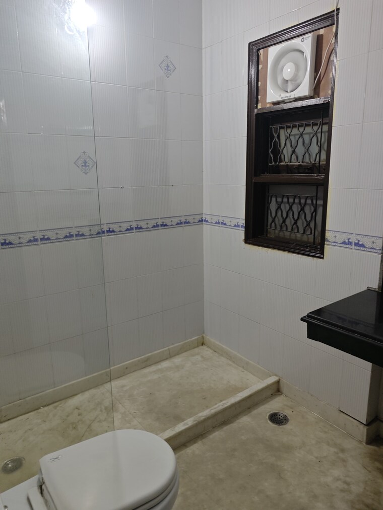 Bathroom, dlf-atria 4 Bedroom 215 Sq.Ft. Independent House In Dlf Phase ii Gurgaon 9423673