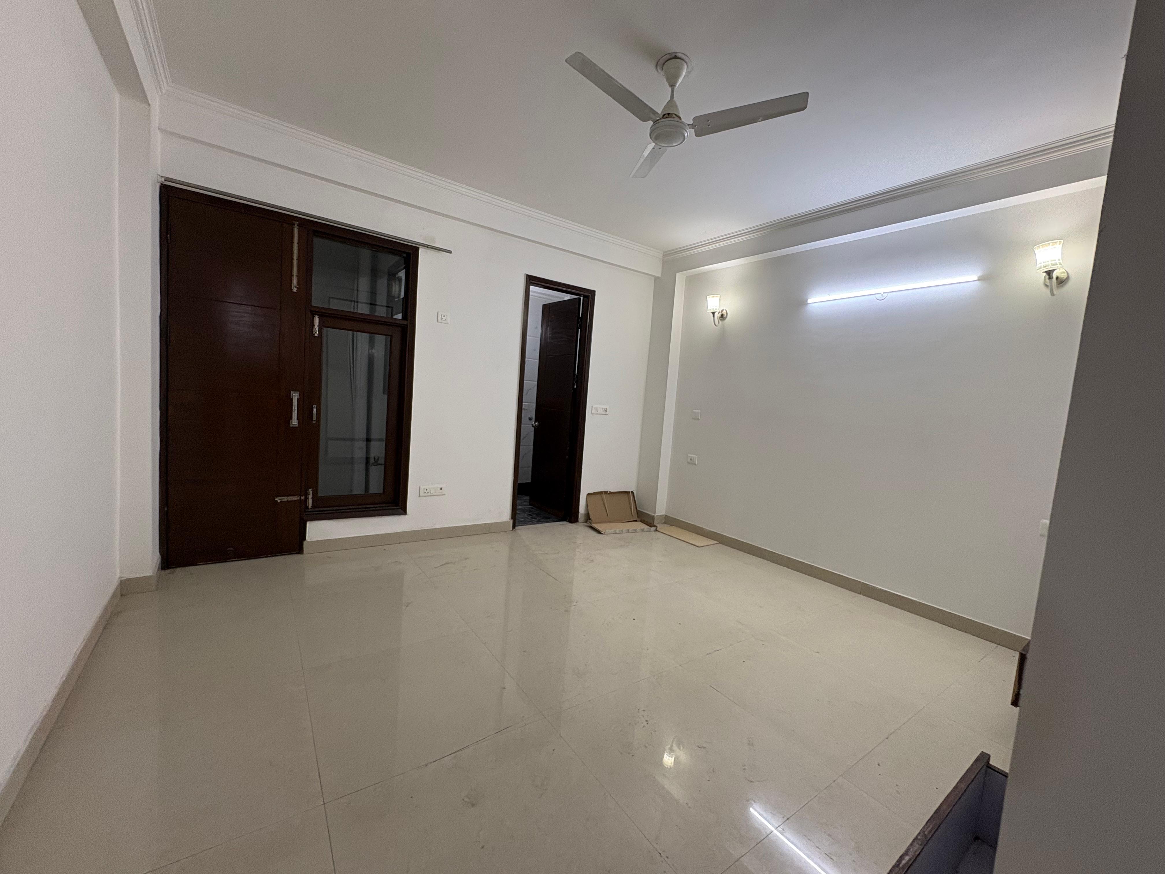 3 BHK Builder Floor For Rent in Saket