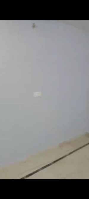 Room in 1 BHK Builder Floor at Pitampura – for Rent