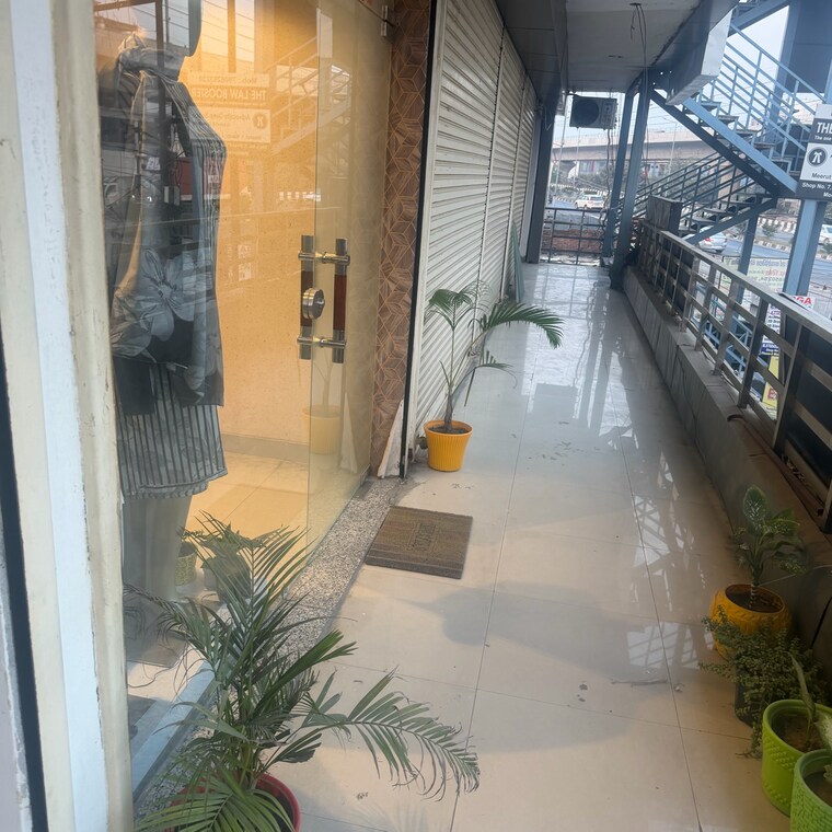 Balcony, modipuram Commercial Shop 306 Sq.Ft. In Modipuram Meerut 9423674