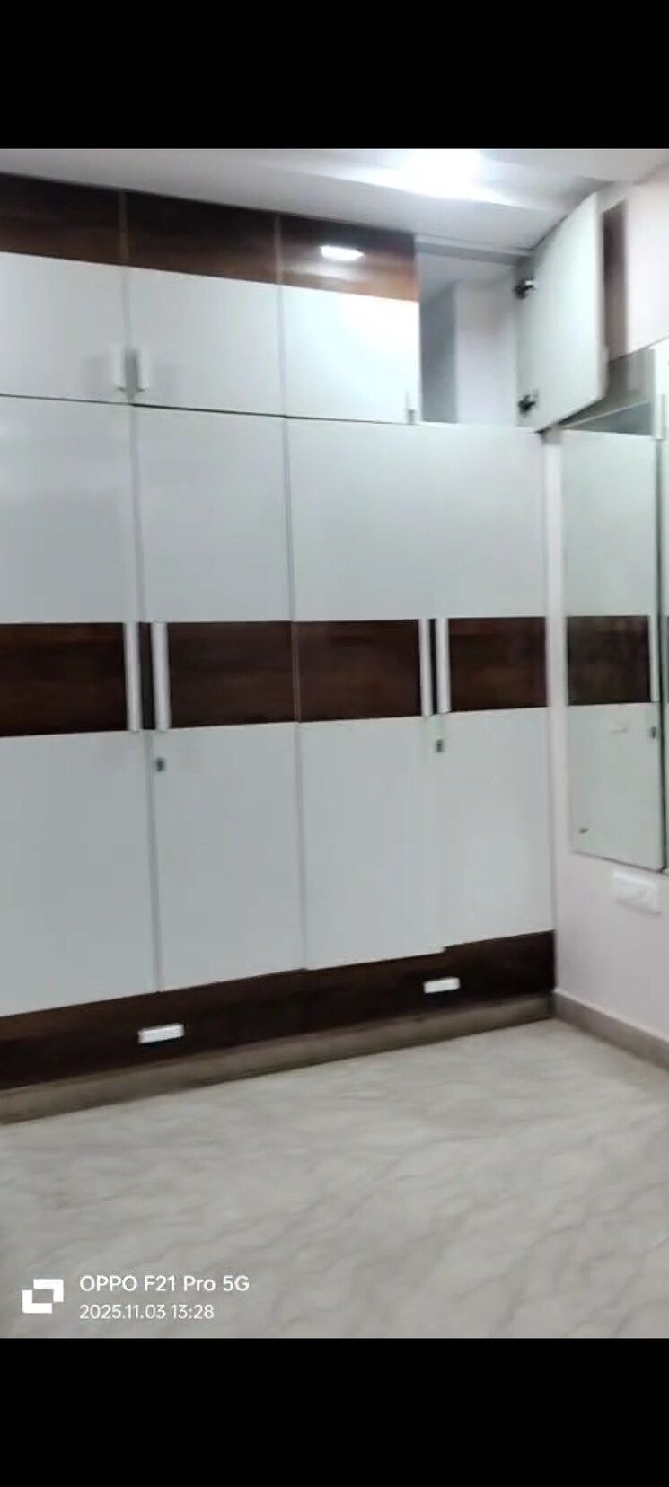 Room, pitampura 2 Bedroom 900 Sq.Ft. Builder Floor In Pitampura Delhi 9423668