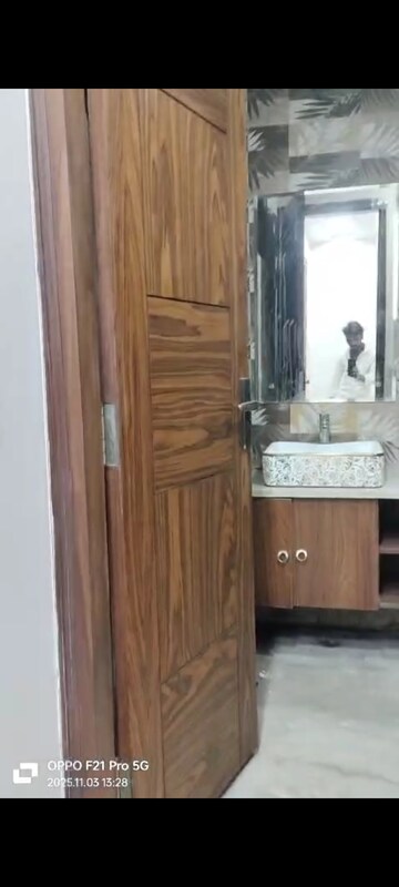 Furnished Amenities in 2 BHK Builder Floor at Pitampura – for Rent