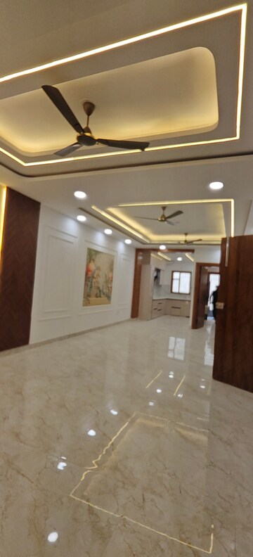 Room in 3 BHK Builder Floor at Fidato Honour Homes, Sector 89 – for Rent