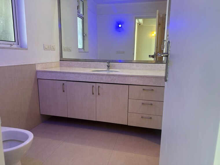 Kitchen, dlf-the-pinnacle 4 Bedroom 3950 Sq.Ft. Apartment In Dlf Phase V Gurgaon 9423686