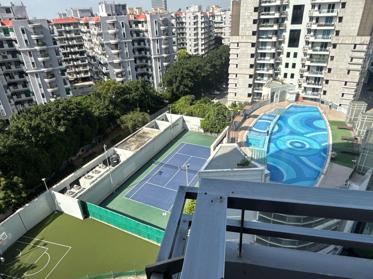 4 BHK + Servant Room Apartment For Rent in DLF The Pinnacle