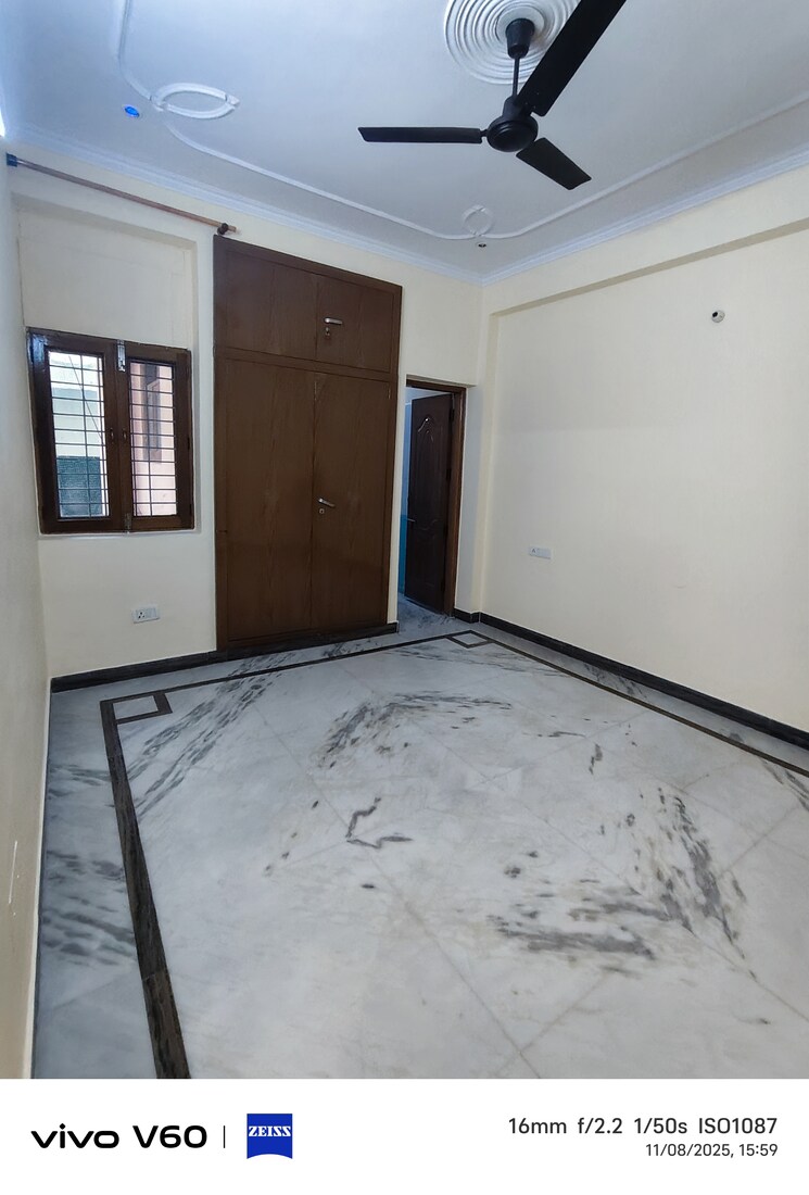 Room, rwa-apartments-sector-50 3 Bedroom 162 Sq.Mt. Independent House In Sector 50 Noida 9423709