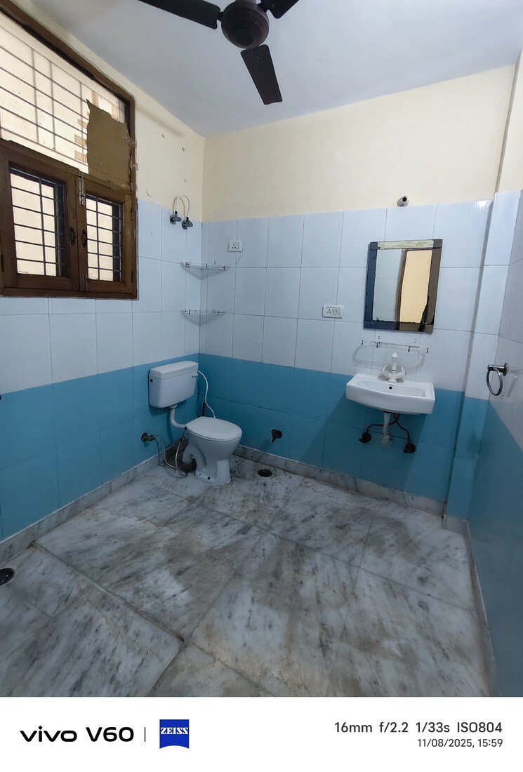 Bathroom, rwa-apartments-sector-50 3 Bedroom 162 Sq.Mt. Independent House In Sector 50 Noida 9423709