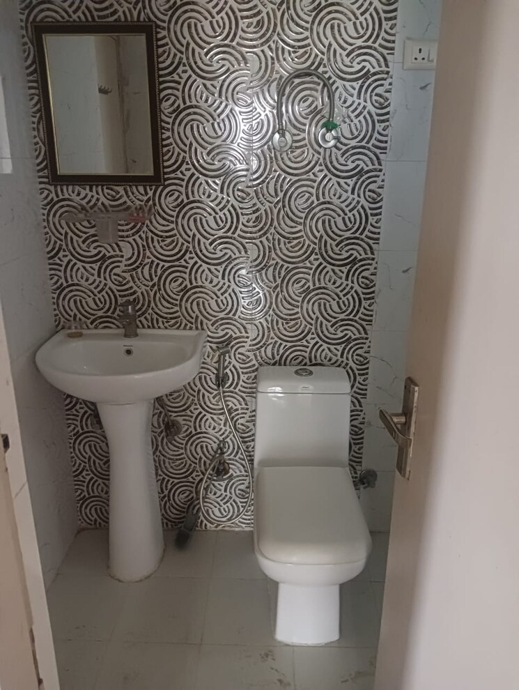 Bathroom, nirala-greenshire-phase-ii 3 Bedroom 1280 Sq.Ft. Apartment In Sector 2 Greater Noida Greater Noida 9423718