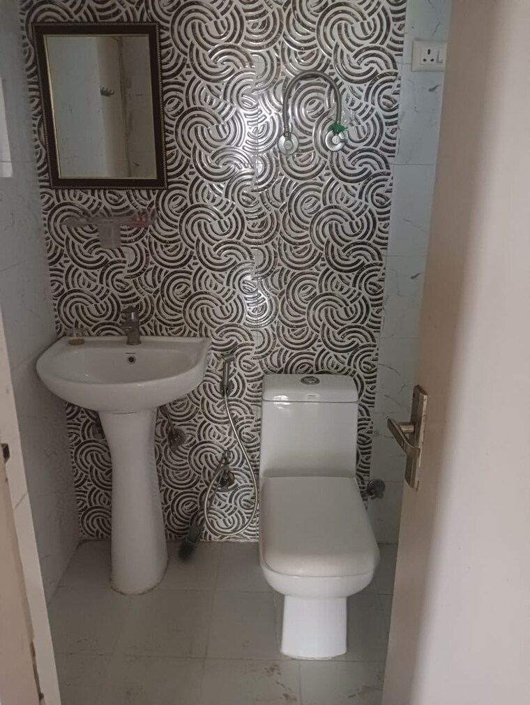 Bathroom, nirala-greenshire-phase-ii 3 Bedroom 1280 Sq.Ft. Apartment In Sector 2 Greater Noida Greater Noida 9423718