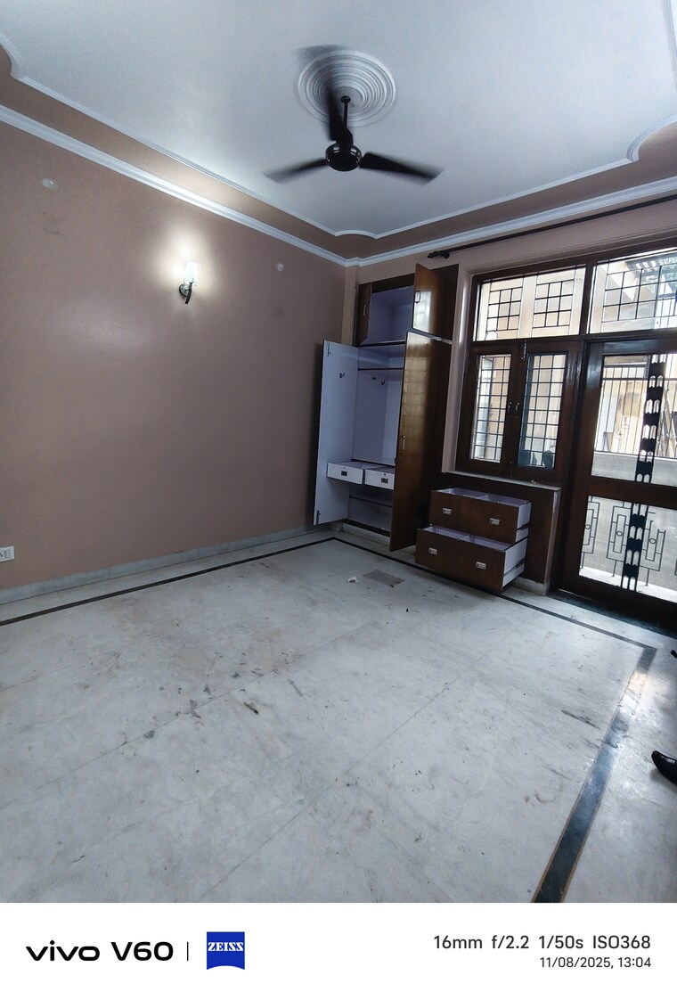 Room, gardenia-glory 3 Bedroom 162 Sq.Mt. Independent House In Sector 46 Noida 9423761