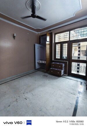 Room in 3 BHK Independent House at Gardenia Glory, Sector 46 – for Rent