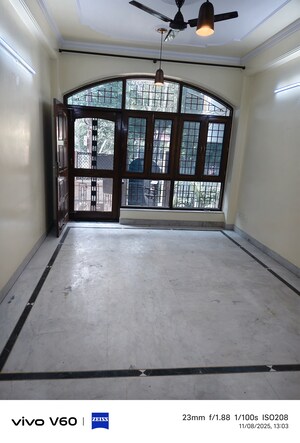 Room in 3 BHK Independent House at Gardenia Glory, Sector 46 – for Rent