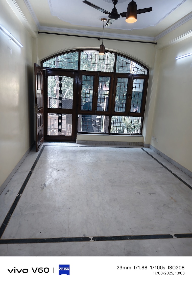 Room, gardenia-glory 3 Bedroom 162 Sq.Mt. Independent House In Sector 46 Noida 9423761