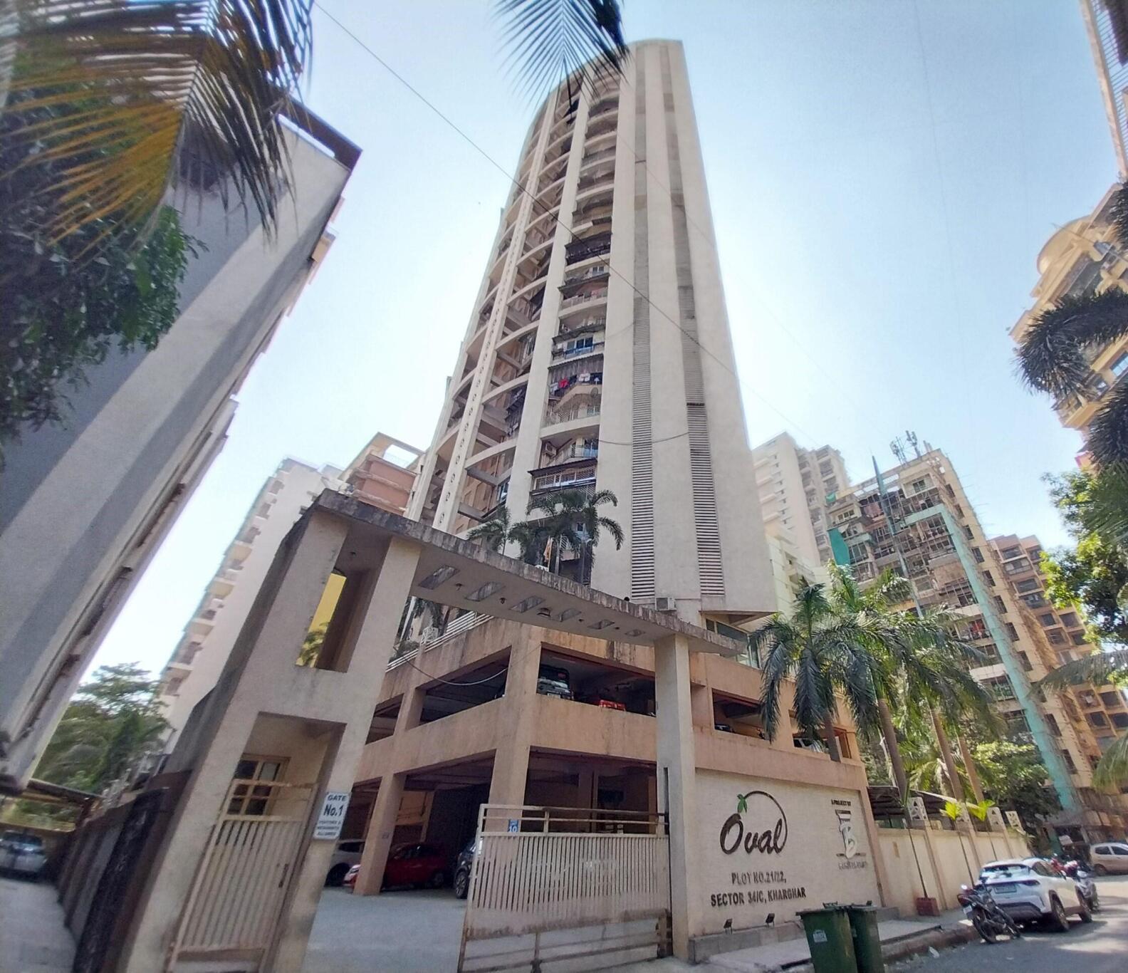 4 BHK + Extra Room Apartment For Sale in Oval Apartments