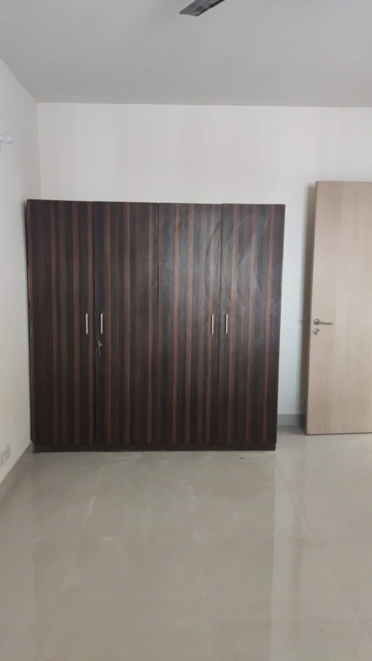 Room, manesar sector 1a 3 Bedroom 1200 Sq.Ft. Apartment In Manesar Sector 1a Gurgaon 9423726