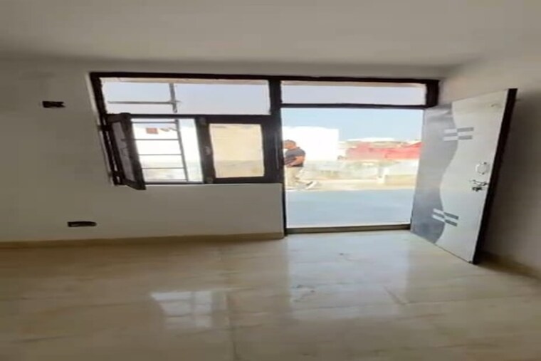  Parking, chattarpur 1 RK 400 Sq.Ft. Builder Floor In Chattarpur Delhi 9423759