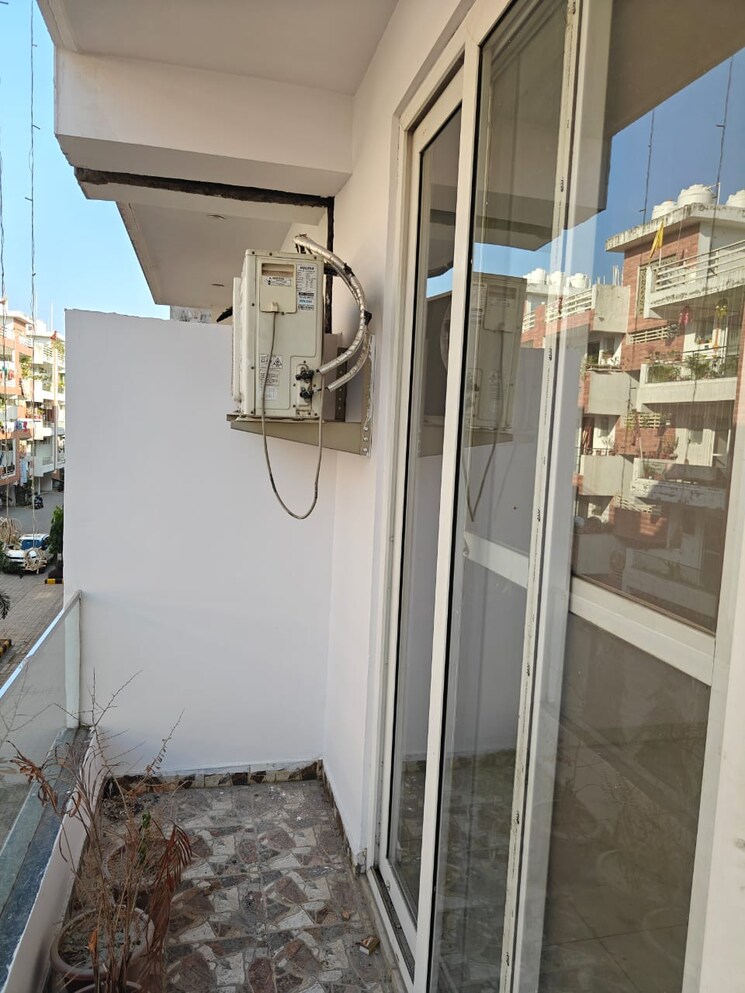 Balcony, dhakoli 3 Bedroom 116 Sq.Yd. Builder Floor In Dhakoli Zirakpur 9423836