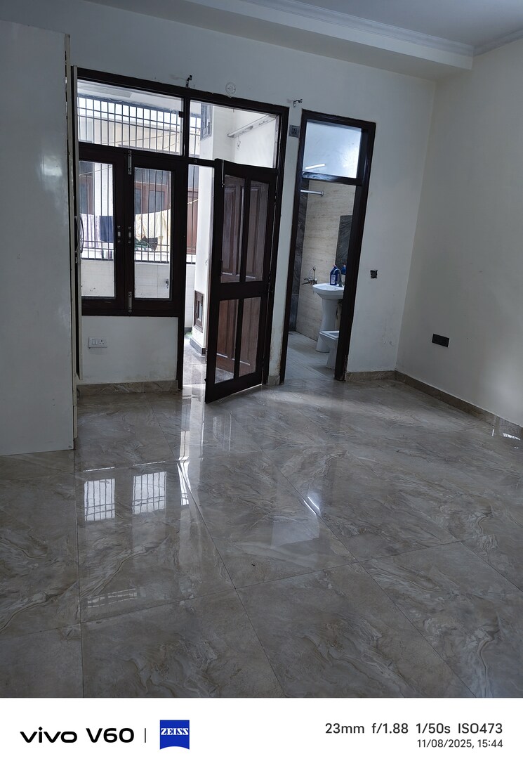 Room, galaxy-apartments-sector-49 3 Bedroom 153 Sq.Mt. Independent House In Sector 49 Noida 9423841