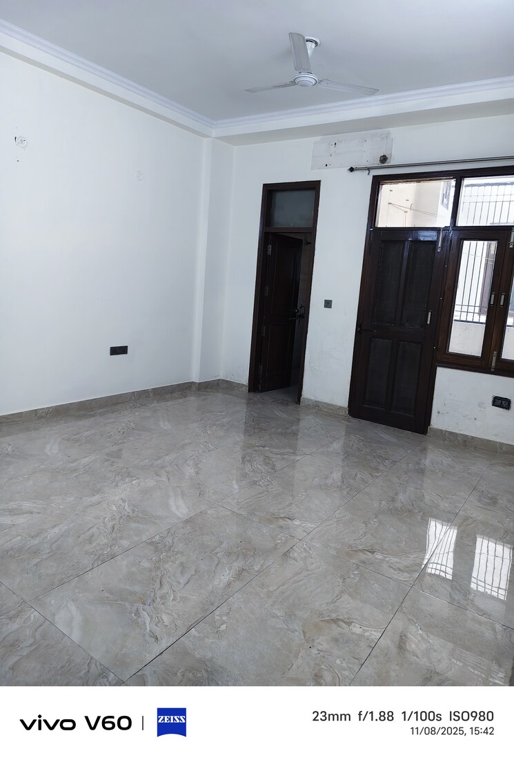 Room, galaxy-apartments-sector-49 3 Bedroom 153 Sq.Mt. Independent House In Sector 49 Noida 9423841