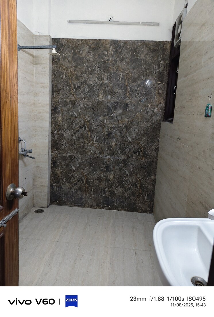 Bathroom, galaxy-apartments-sector-49 3 Bedroom 153 Sq.Mt. Independent House In Sector 49 Noida 9423841