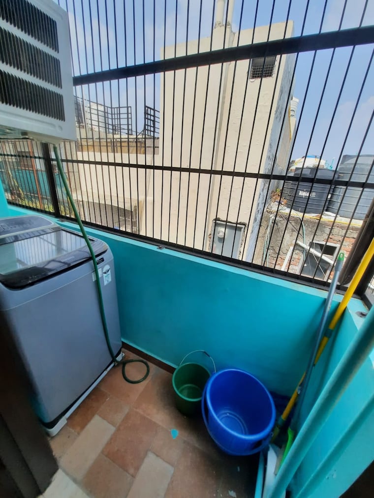 Balcony, malviya nagar 1.5 Bedroom 900 Sq.Ft. Builder Floor In Malviya Nagar Delhi 9423931