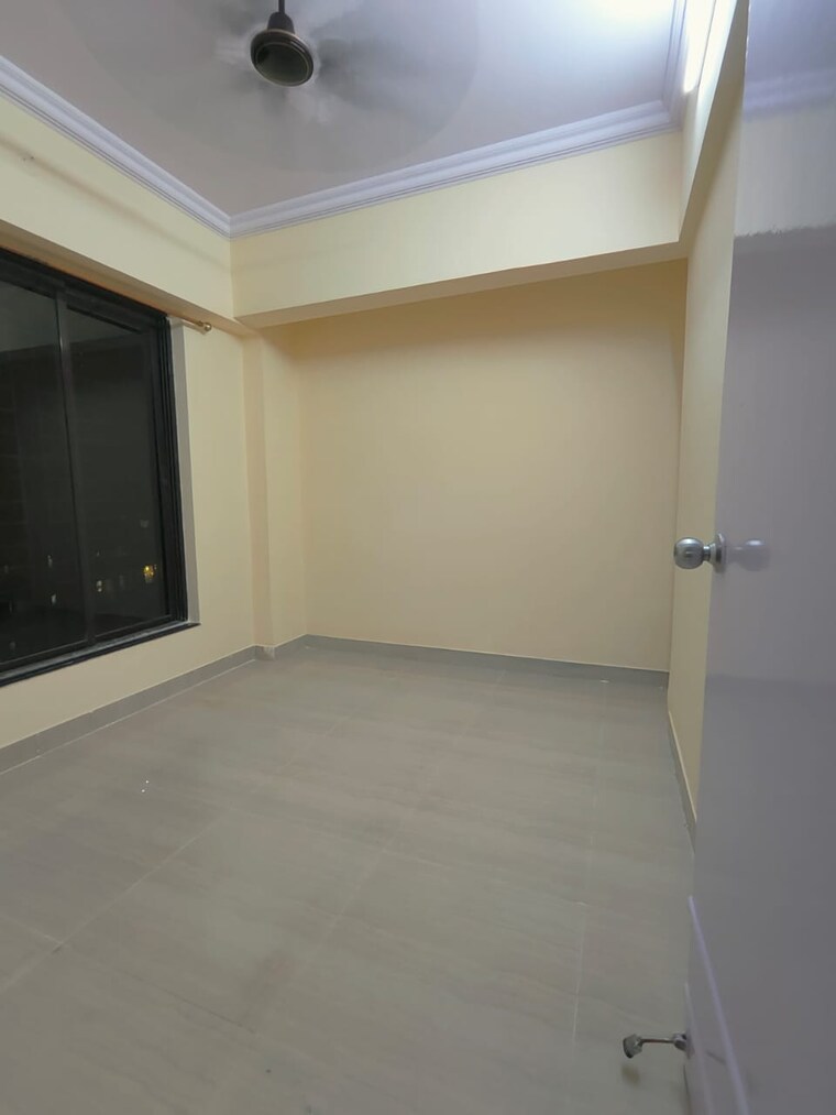 Room, happy-valley 1 Bedroom 525 Sq.Ft. Apartment In Manpada Thane 9423941