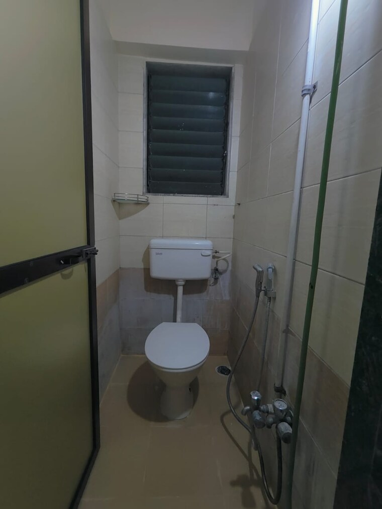 Bathroom, happy-valley 1 Bedroom 525 Sq.Ft. Apartment In Manpada Thane 9423941