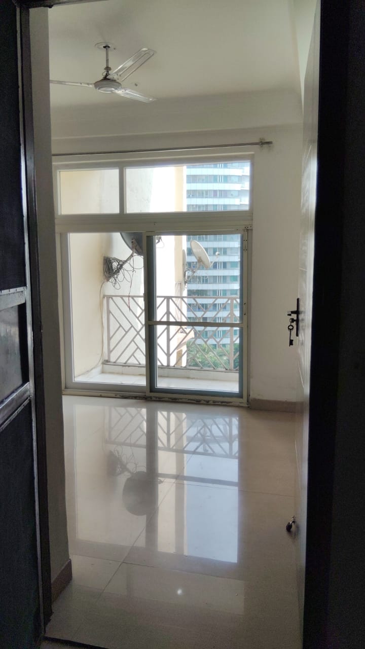 3 BHK Apartment For Rent in Amrapali Eden Park