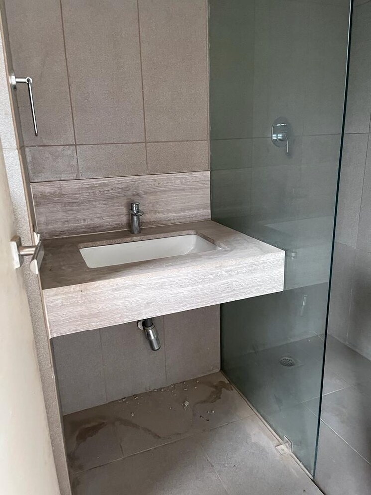 Bathroom, ireo-skyon 4 Bedroom 2768 Sq.Ft. Apartment In Sector 60 Gurgaon 9423813