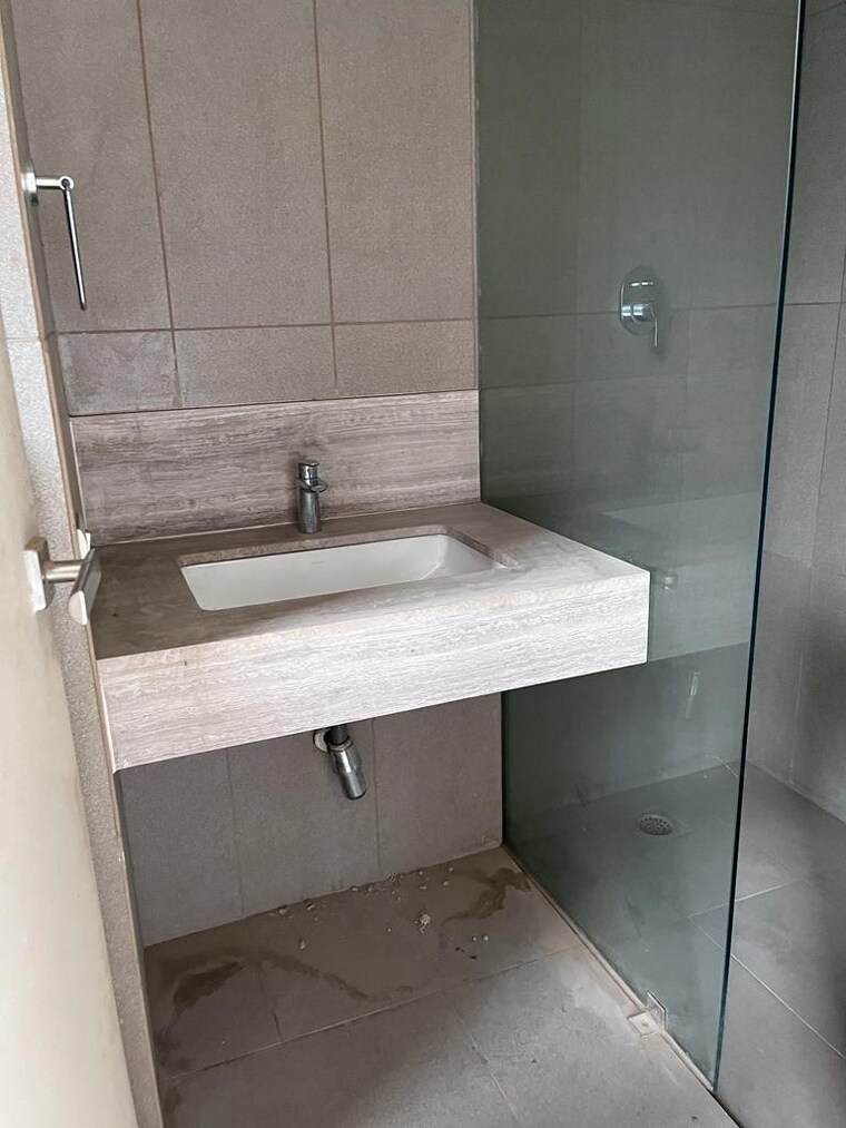 Bathroom, ireo-skyon 4 Bedroom 2768 Sq.Ft. Apartment In Sector 60 Gurgaon 9423813