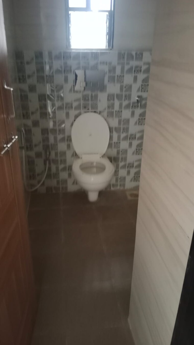 Attached Bathroom, dombivli east 1 Bedroom 425 Sq.Ft. Apartment In Dombivli East Thane 9424001