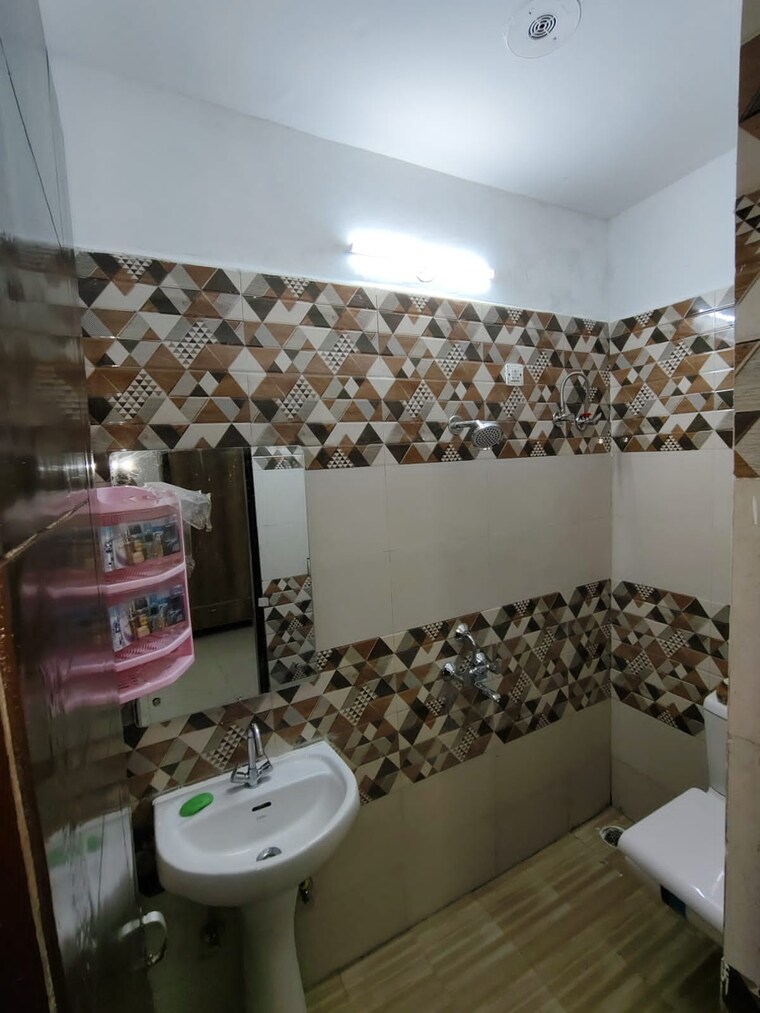 Bathroom, dhakoli 3 Bedroom 900 Sq.Ft. Apartment In Dhakoli Zirakpur 9424028