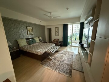 Bedroom in 4 BHK Apartment at DLF The Belaire, Sector 54 – for Rent