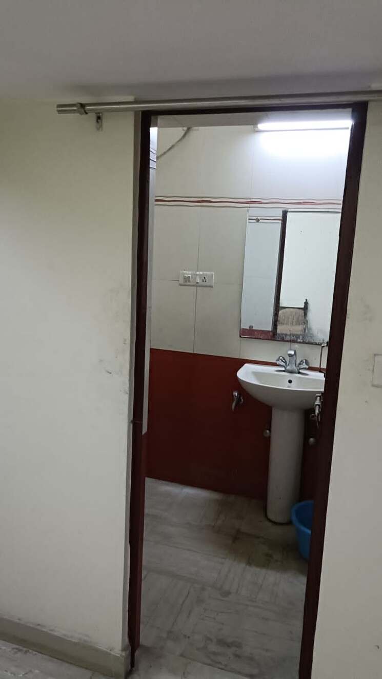 Bathroom, jagdish-apartments-aliganj 2 Bedroom 815 Sq.Ft. Builder Floor In Aliganj Lucknow 9424114
