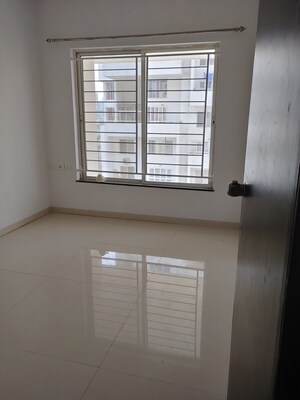 Room in 2 BHK Apartment at Rohan Ishan, Bavdhan – for Rent