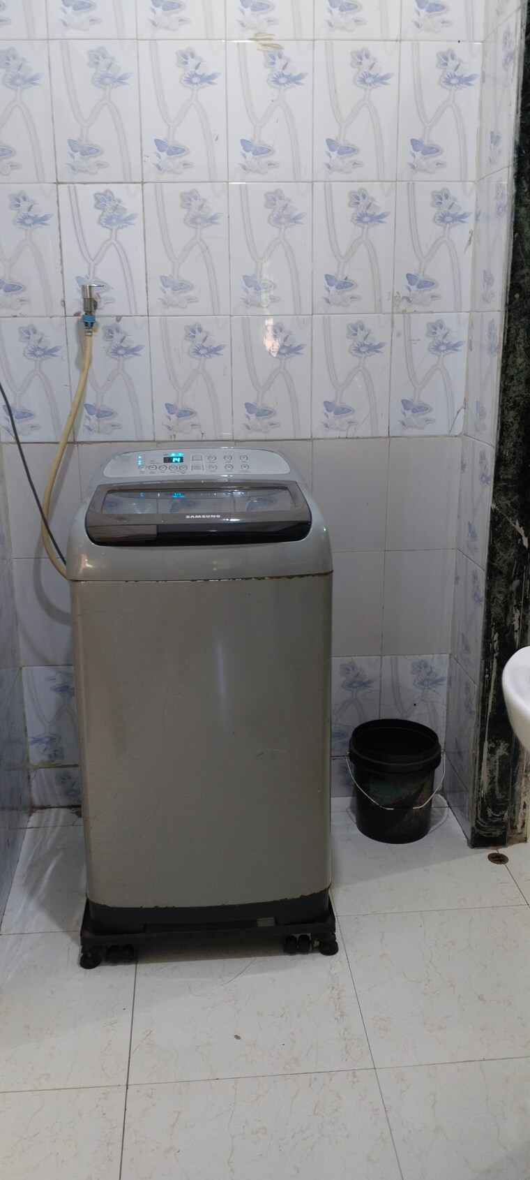 Bathroom, shanti-sagar-apartments 2 Bedroom 900 Sq.Ft. Apartment In Seawoods Navi Mumbai 9424170