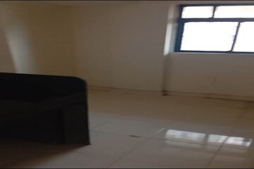 Room in 2 BHK Apartment at Hiranandani Estate Hamilton, Patlipada – for Sale