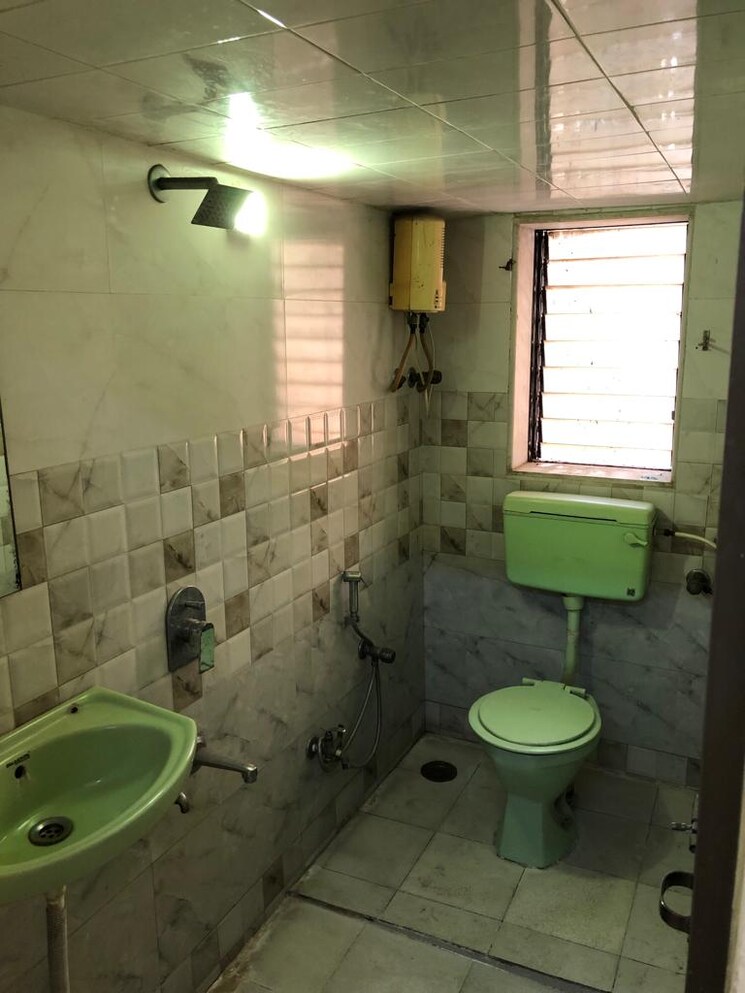 Bathroom, vashi sector 15 2 Bedroom 1000 Sq.Ft. Apartment In Vashi Sector 15 Navi Mumbai 9424249
