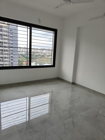 Room in 2 BHK Apartment at Unique Youtopia, Kharadi – for Rent