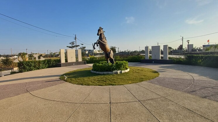 Garden, ujjain road  1125 Sq.Yd. Plot In Ujjain Road Indore 9424276