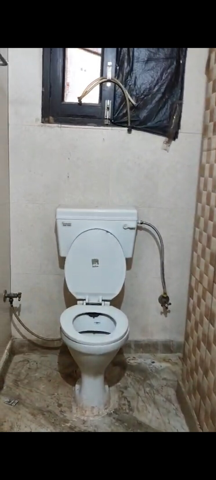 Bathroom, pitampura 1 Bedroom 800 Sq.Ft. Builder Floor In Pitampura Delhi 9424363