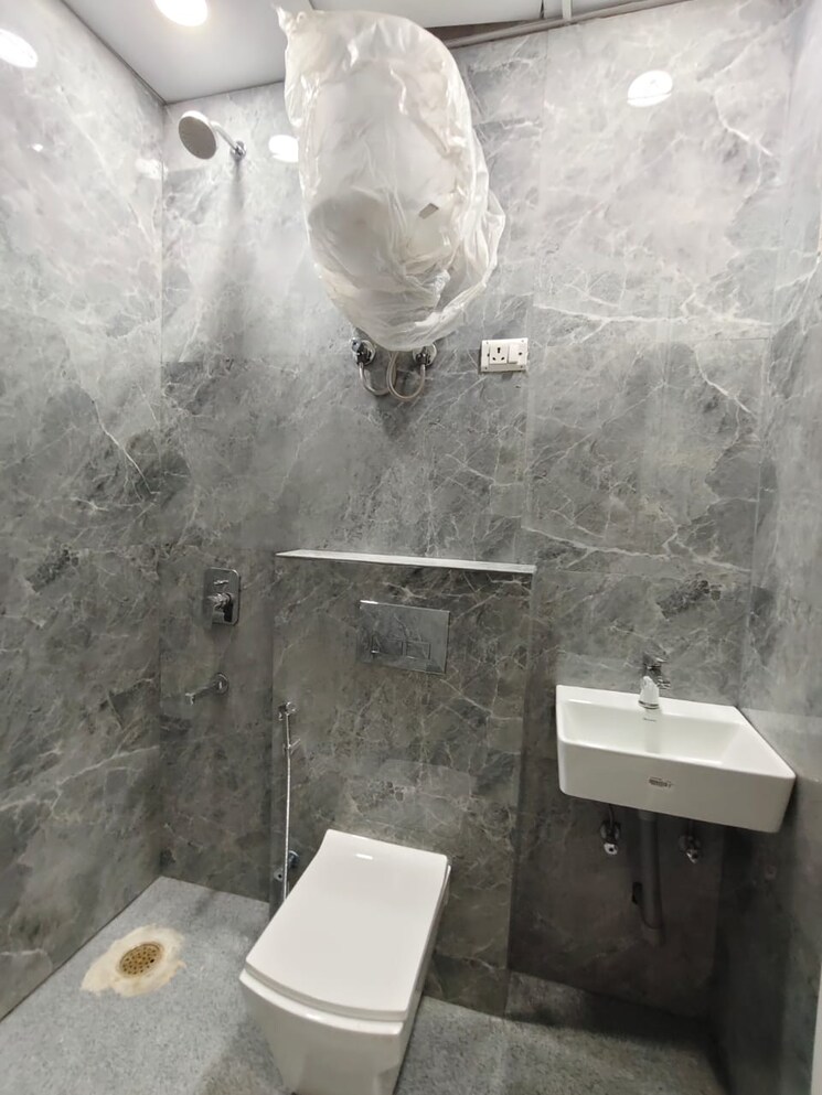 Bathroom, unitech-cyber-park Studio 639 Sq.Ft. Builder Floor In Sector 39 Gurgaon 9424462