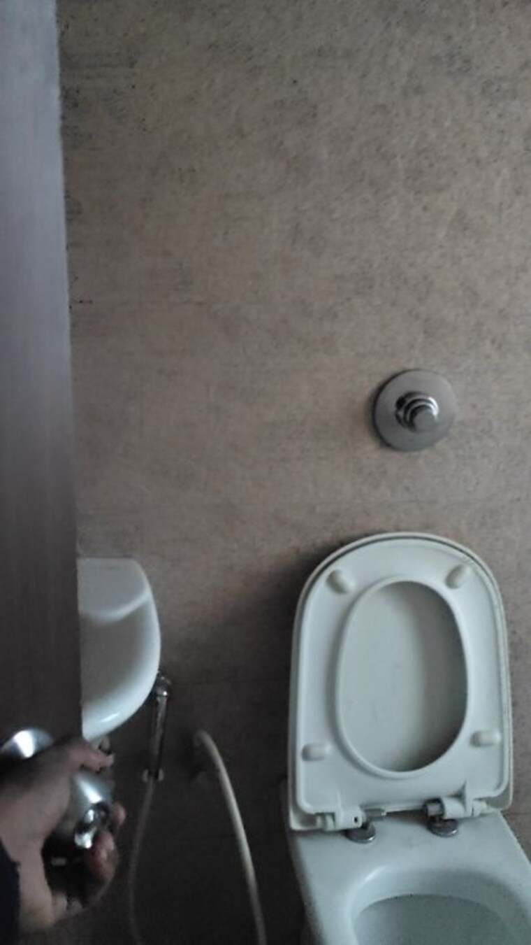 Bathroom, deepali nagar 2 Bedroom 1050 Sq.Ft. Apartment In Deepali Nagar Nashik 9406732