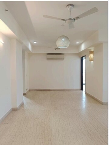 Room in 3.5 BHK Apartment at Conscient Heritage One, Sector 62 – for Rent