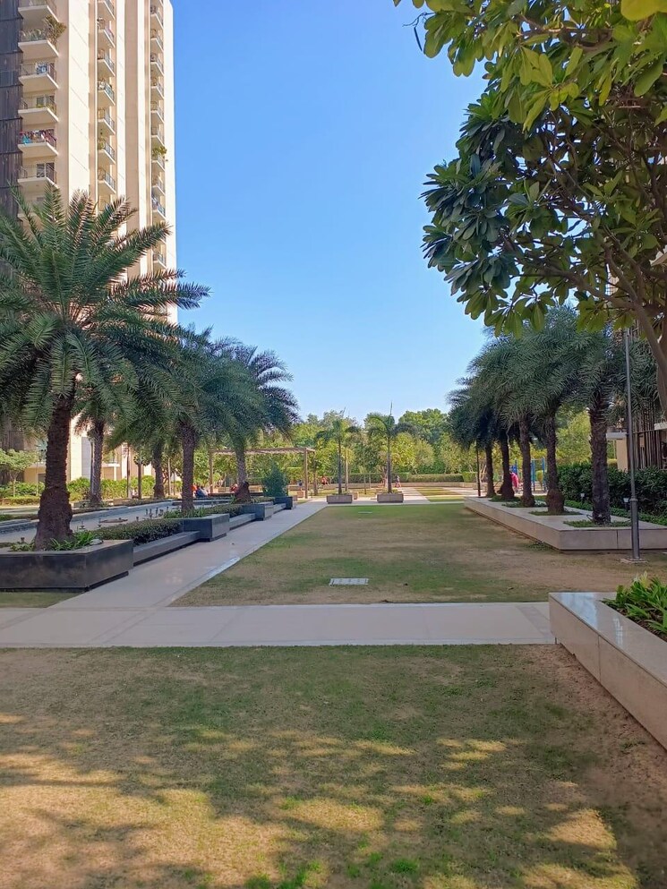 Garden, conscient-heritage-one 3.5 Bedroom 1995 Sq.Ft. Apartment In Sector 62 Gurgaon 9424271